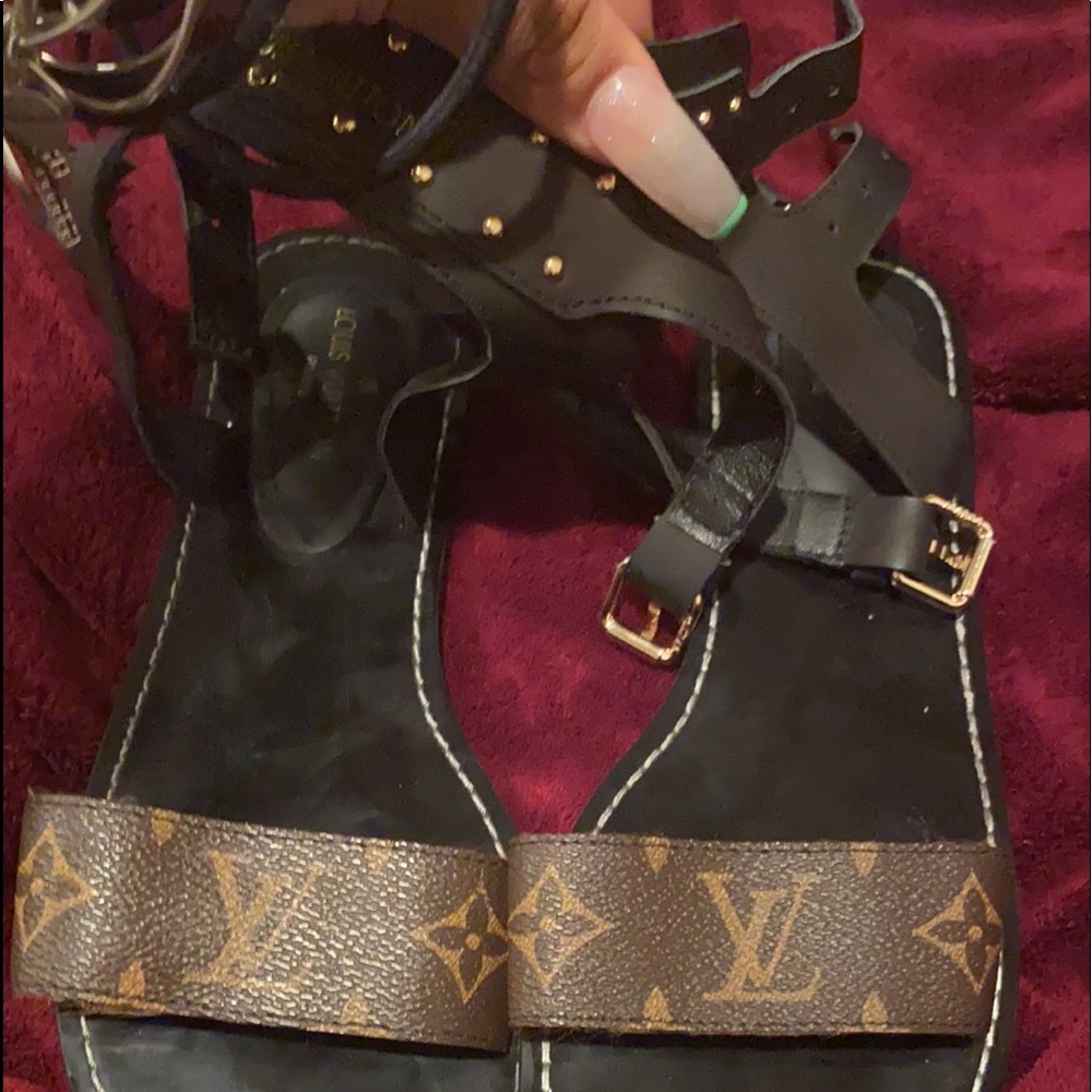 Selling a LV Sandals for women